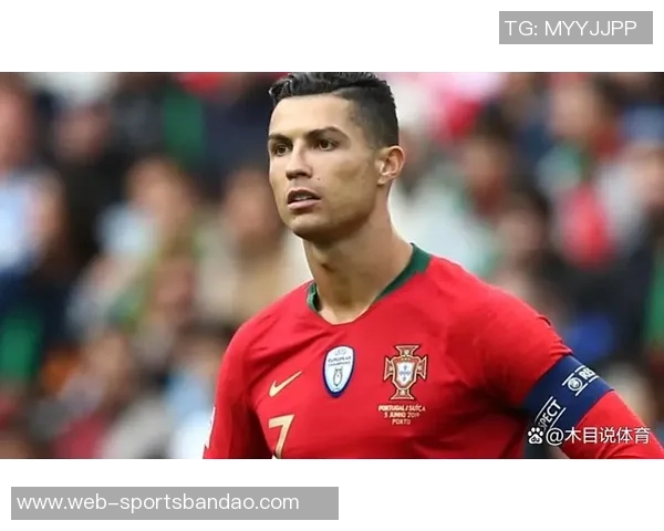 马丁内斯强调世界杯冠军球队是夺冠热门C罗依旧在球队中扮演重要角色 马丁内斯强调世界杯冠军球队是夺冠热门C罗依旧在球队中扮演重要角色